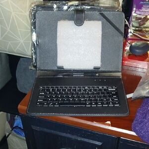 Universal Black Tablet Case with Keyboard